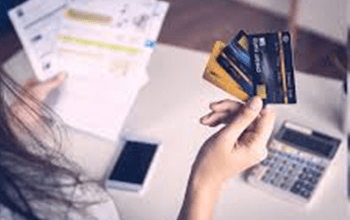 पहली बार ऑनलाइन क्रेडिट कार्ड खर्च रिकॉर्ड ₹1 लाख करोड़ पार, डेबिट कार्ड से बन रही दूरी…