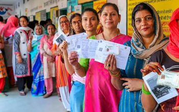 पांच चरणों में महिलाओं ने जमकर किया मतदान, क्यों पिछड़ गए पुरुष वोटर?…