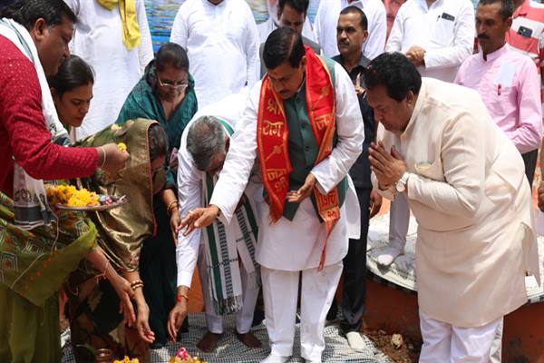 मुख्यमंत्री डॉ. मोहन यादव ने विश्व पर्यावरण दिवस पर बेतवा नदी के उद्गम स्थल झिरी बहेड़ा से किया जल गंगा संवर्धन अभियान का शुभारंभ