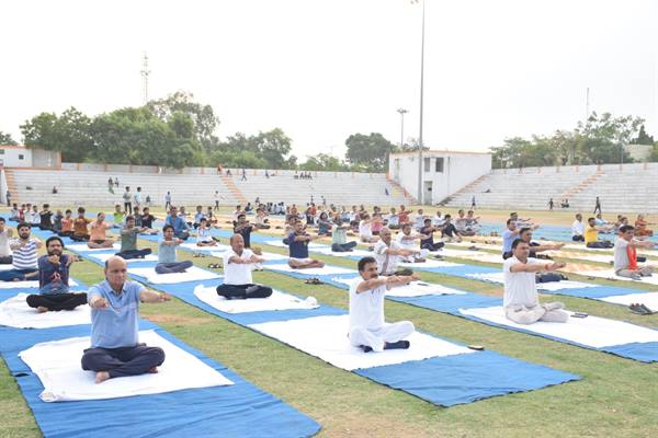 प्रदेश के सभी मुख्यालयों में दसवें अंतर्राष्ट्रीय योग दिवस का काउंटडाउन कार्यक्रम आयोजित हुआ