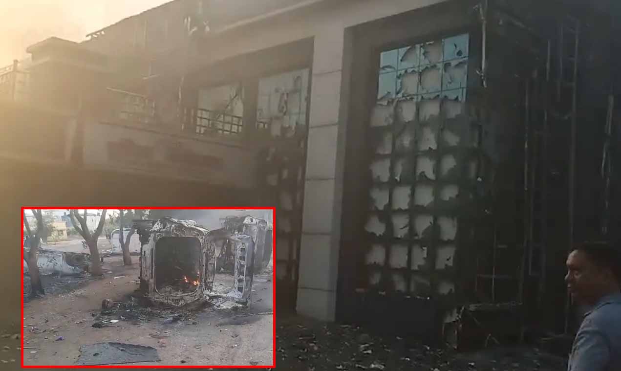 सतनामी समाज का प्रदर्शन हुआ उग्र, कलेक्टर ऑफिस में लगाई आग