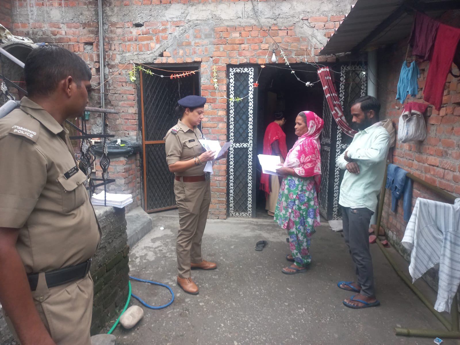 डोईवाला पुलिस ने चलाया सत्यापन अभियान