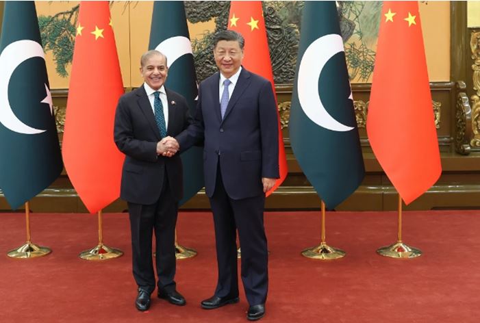 पाकिस्तान के प्रधानमंत्री शहबाज शरीफ और राष्ट्रपति जिनपिंग के बीच हुई बैठक