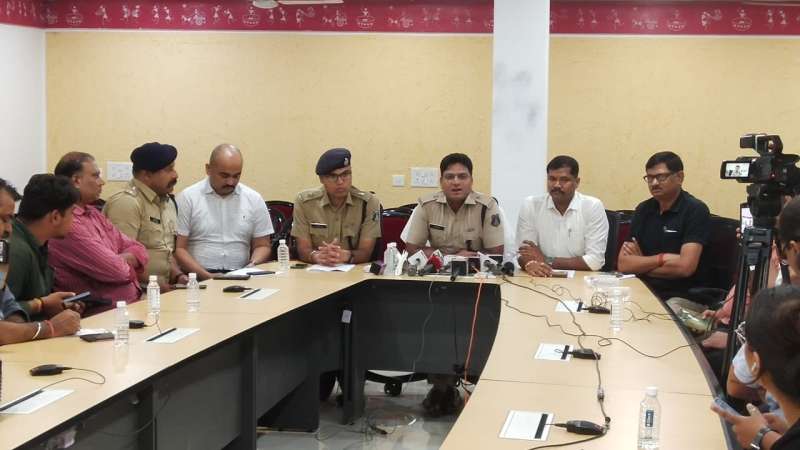 गोली कांड का खुलासा पुलिस ने 6 आरोपियों को किया गिरफ्तार 