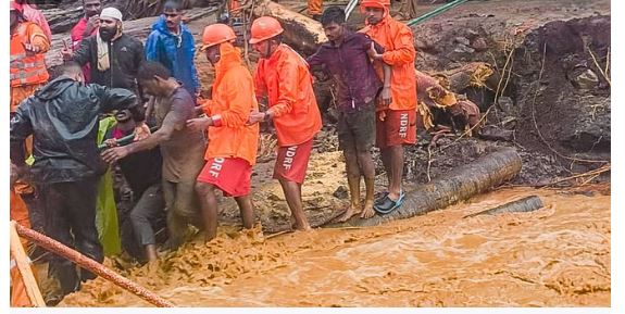 वायनाड में भूस्खलन से तबाही, प्रधानमंत्री मोदी खुद रख रहे बचाव कार्यों पर नजर