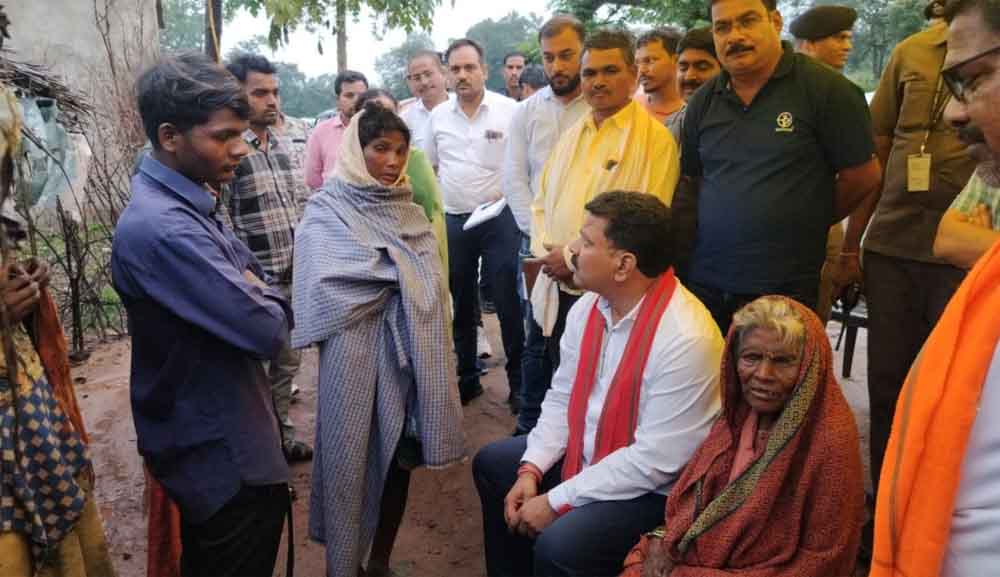 छत्तीसगढ़-कबीरधाम के बैगा बाहुल्य गांवों में पहुंचे उपमुख्यमंत्री विजय शर्मा, मौसमी बीमारियों की रोकथाम के जाने उपाय