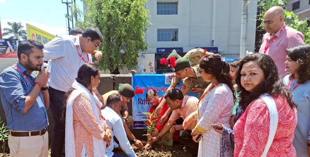 गुरु राम राय विश्वविद्यालय में पौधारोपण कार्यक्रम का आयोजन