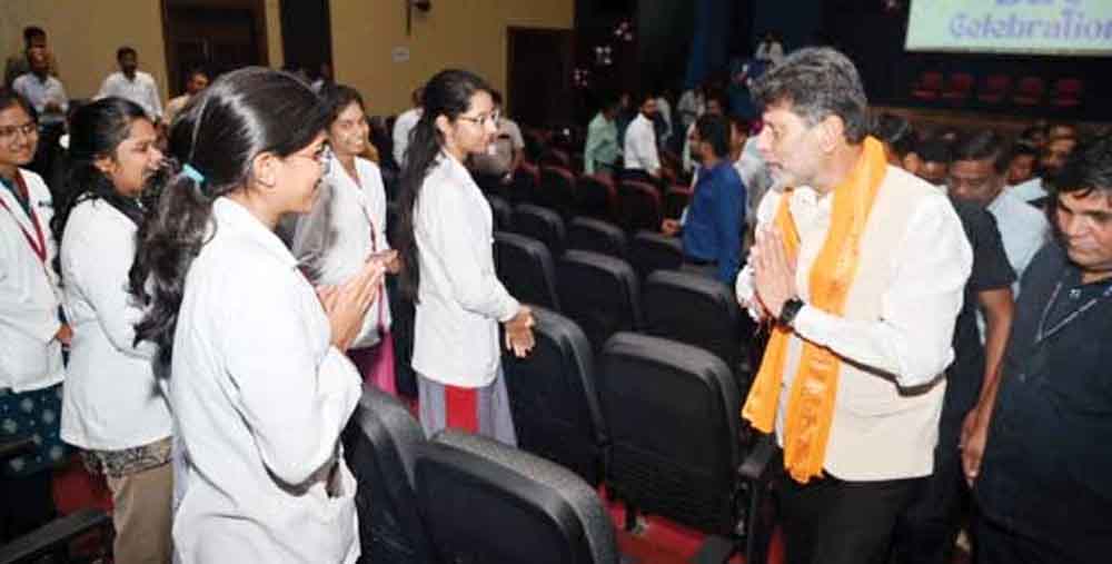 छत्तीसगढ़-जगदलपुर के मेडिकल कॉलेज में मनाया डॉक्टर्स डे, स्वास्थ्य में बस्तर को और बेहतर बनाना है: किरण देव