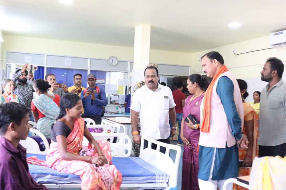 छत्तीसगढ़ के स्वास्थ्य मंत्री ने जशपुर जिला चिकित्सालय का किया निरीक्षण, चिकित्सा सुविधा-दवा-जांच-उपकरणों की ली जानकारी