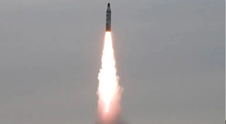 उत्तर कोरिया ने फिर किया बैलिस्टिक मिसाइल परीक्षण