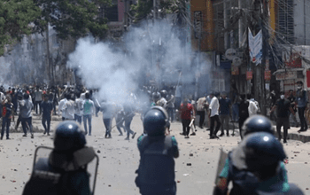 बांग्लादेश की जेल में घुसे प्रदर्शनकारी छात्र, लगाई आग; सैकड़ों कैदियों को छुड़ाया…