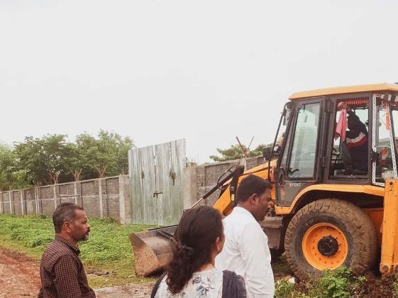 कलेक्टर डॉ.गौरव सिंह के निर्देश पर शासकीय भूमि से हटाए कब्जे