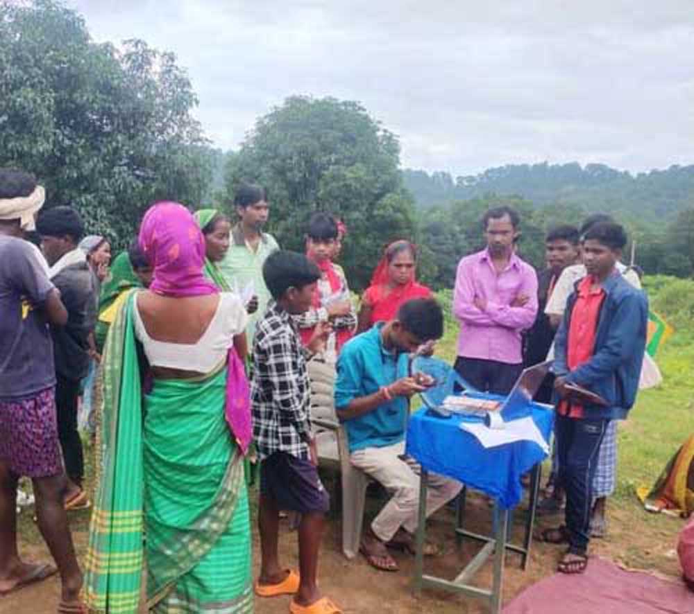 मुख्यमंत्री विशेष पिछड़ी जनजाति पहाड़ी कोरवा परिवारों के लिए हैं सजग