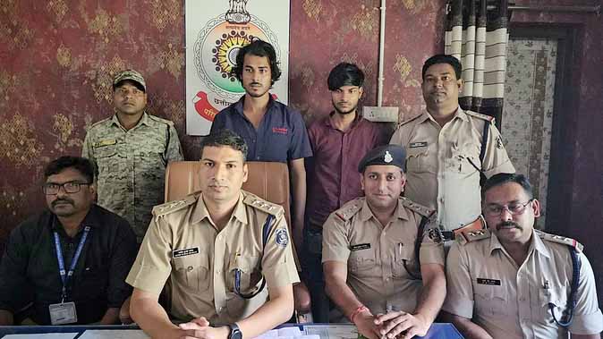 पुलिस और सायबर सेल की संयुक्त टीम ने दो साइबर ठगों को किया गिरफ्तार