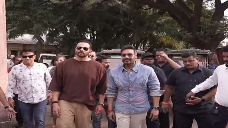 Singham Again: मुंबई में बच्चों के लिए 11,000 वड़ा पाव बांटकर बनाया गिनीज वर्ल्ड रिकॉर्ड