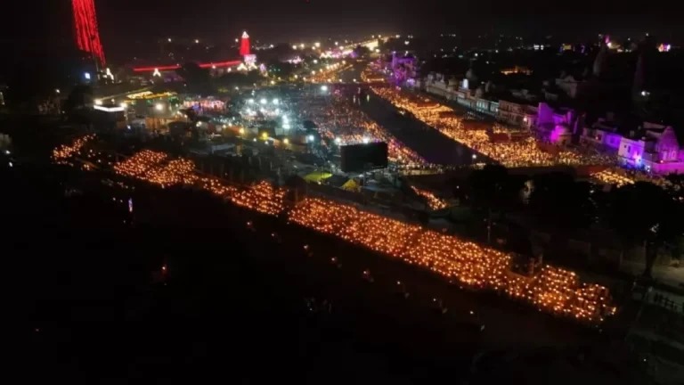 पूरे देश में दिवाली की धूम, कश्मीर से लेकर कन्याकुमारी तक के मंदिरों में खास तैयारी