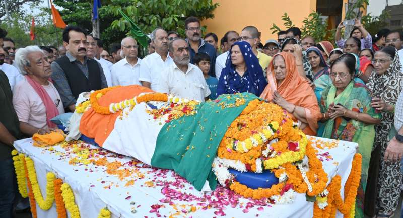 पूर्व राज्यसभा सांसद एवं प्रख्यात समाज सेवी श्रीगोपाल व्यास को राजकीय सम्मान के साथ दी गई अंतिम विदाई