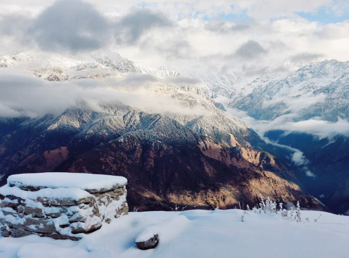 नवंबर माह शुरु फिर भी पहाड़ों पर बर्फबारी नहीं, मौसम में गर्माहट