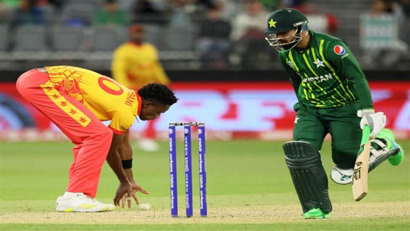 Zimbabwe vs Pakistan: जिम्बाब्वे ने पहले वनडे में पाकिस्तान को बुरी तरह हराया!