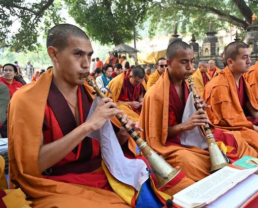 बोधगया महाबोधि मंदिर: स्वर्ग से उतरेंगे भगवान बुद्ध, तांत्रिकों ने महाबोधि मंदिर में की महाकाल पूजा, भारत-भूटान संबंधों को मिलेगी मजबूती