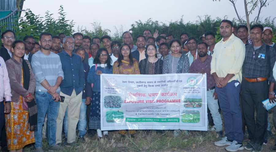 छत्तीसगढ़ के 100 रेशम कृमिपालक किसानों ने महाराष्ट्र के वर्धा में लिया प्रशिक्षण