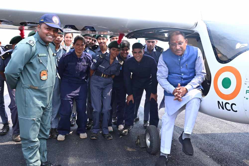 मुख्यमंत्री साय ने जशपुर में विमान उड़ान प्रशिक्षण का शुभारंभ किया, एनसीसी कैडेट्स का बढ़ाया उत्साह