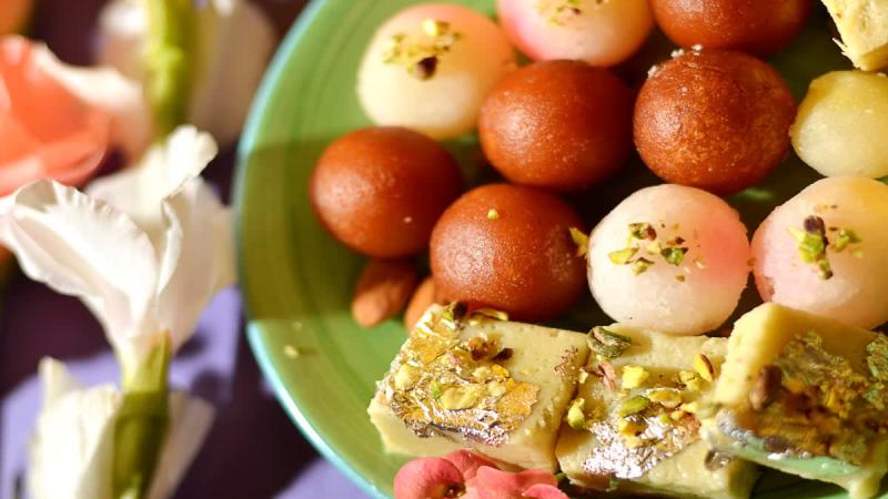 बहू को बदनाम करने की सजा, ससुरालियों ने मिठाई से लगाया ठिकाने, पुलिस ने तीनों आरोपियों को किया गिरफ्तार बहू को बदनाम करने की सजा, ससुरालियों ने मिठाई से लगाया ठिकाने, पुलिस ने तीनों आरोपियों को किया गिरफ्तार