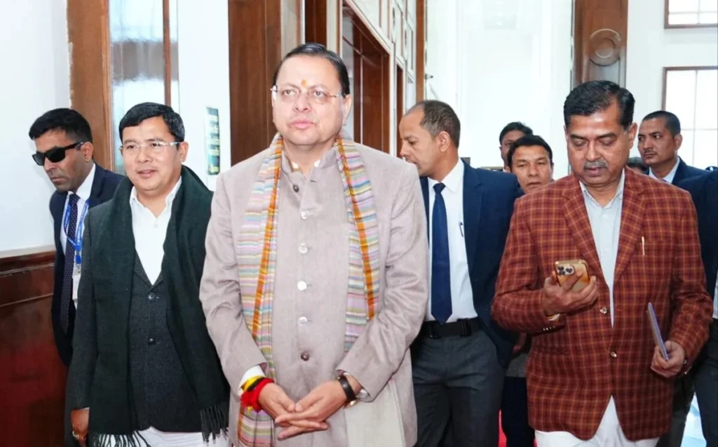 Uttarakhand News: आपूर्ति प्रभावित नहीं होनी चाहिए’: CM धामी ने खाद्य-रसद व्यवस्था की निगरानी के लिए SEOC में अधिकारियों-विशेषज्ञों की की विशेष तैनाती, कहा…