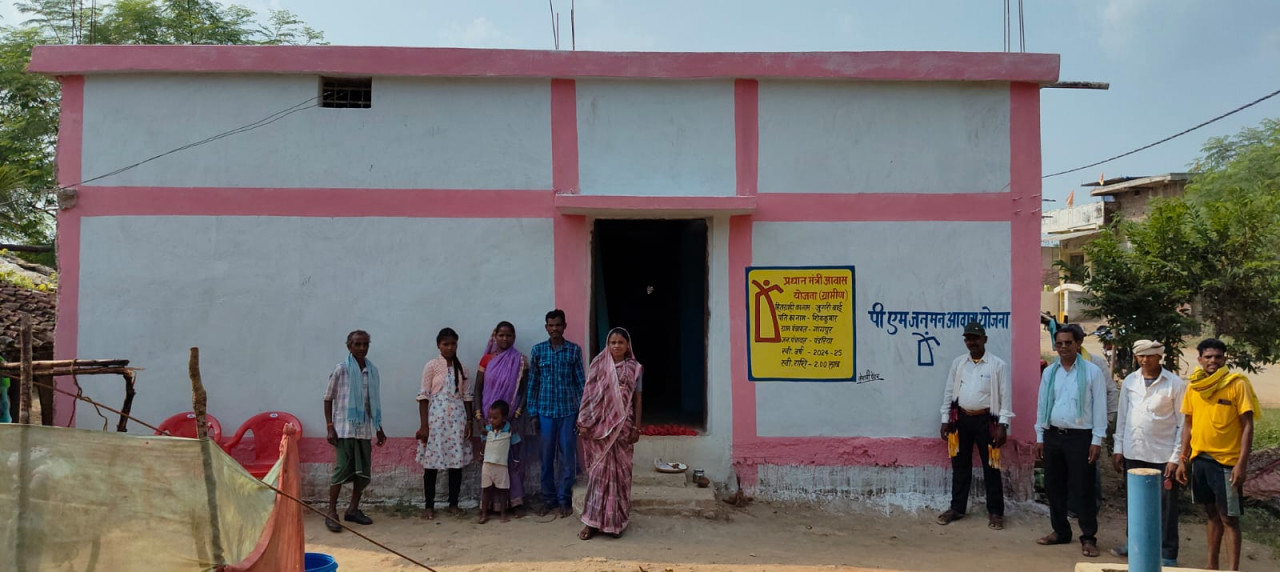 पीएम जनमन आवास से जुगरी बैगा के पक्के आशियाने का सपना हुआ पूरा, प्रधानमंत्री जनमन योजना ने बैगा समुदाय को जोड़ा मुख्य धारा से, 4573 बैगा परिवारों ने गृह प्रवेश कर मनाई पक्के आवास की खुशियां….