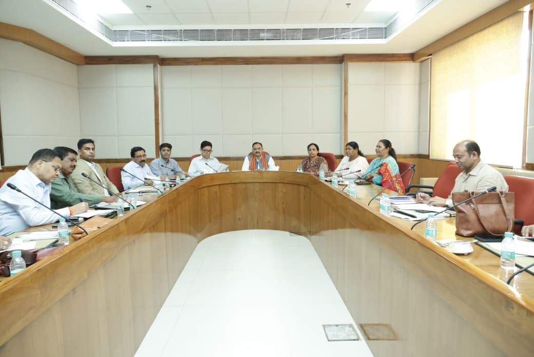 प्रदेश में पीसीपीएनडीटी और एआरटी एक्ट का कड़ाई से होगा पालन, स्वास्थ्य मंत्री श्याम बिहारी जायसवाल की बैठक में अहम निर्देश….