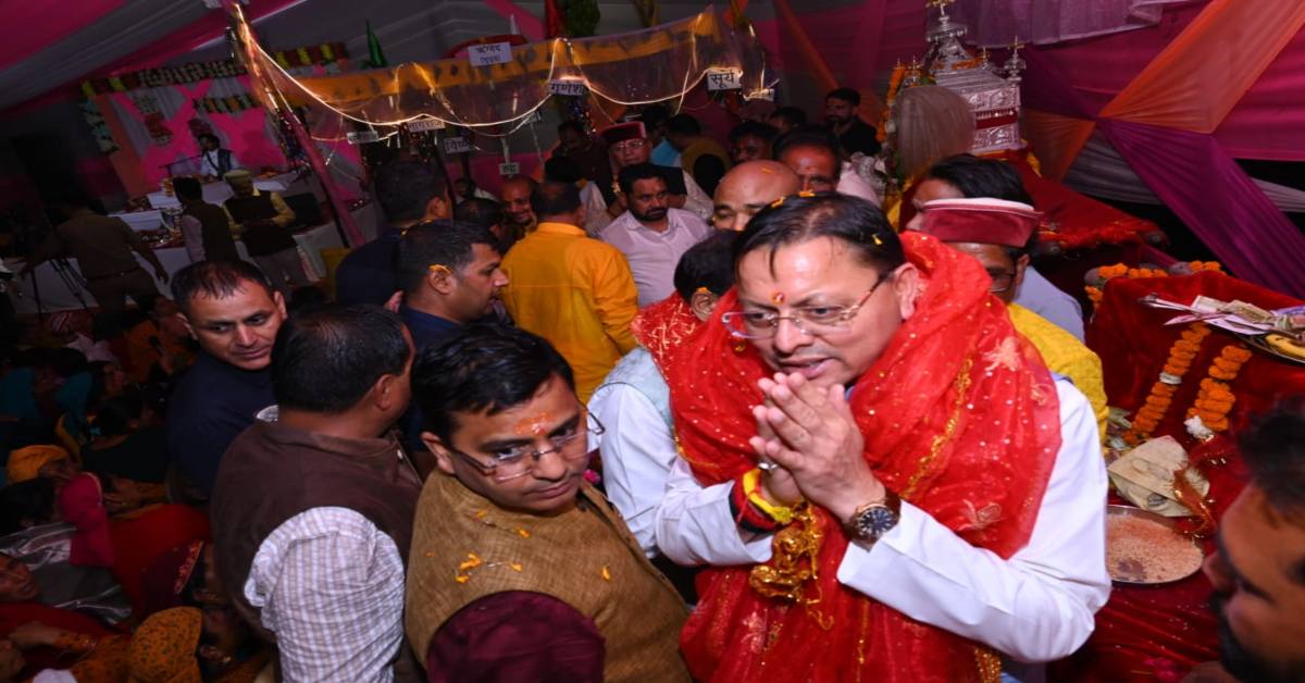 Uttarakhand News: भागवत कथा में शामिल हुए सीएम धामी: बोले—श्रवण से होती है बुद्धि की शुद्धि, प्रदेश की सुख-समृद्धि की कामना….