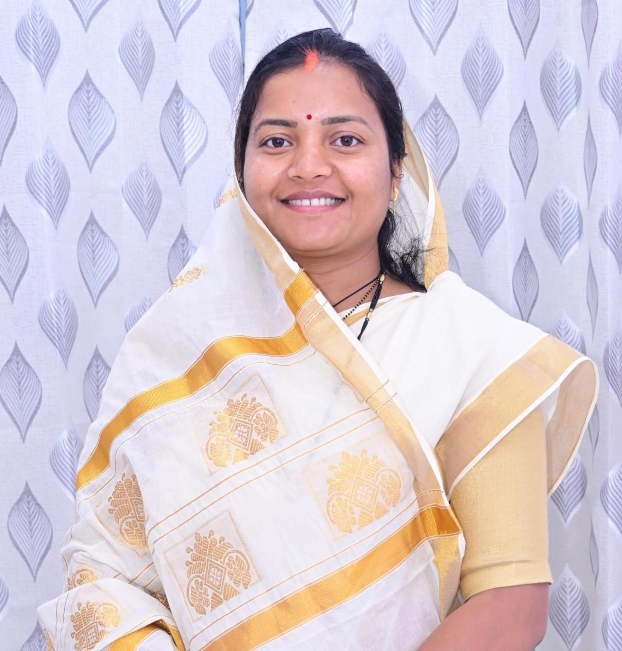 हाथी के हमले में जान गंवाने वाले ग्रामीणों के परिजनों को त्वरित राहत, मंत्री लक्ष्मी राजवाड़े की पहल पर सूरजपुर जिला प्रशासन ने वितरित की मुआवजा राशि….