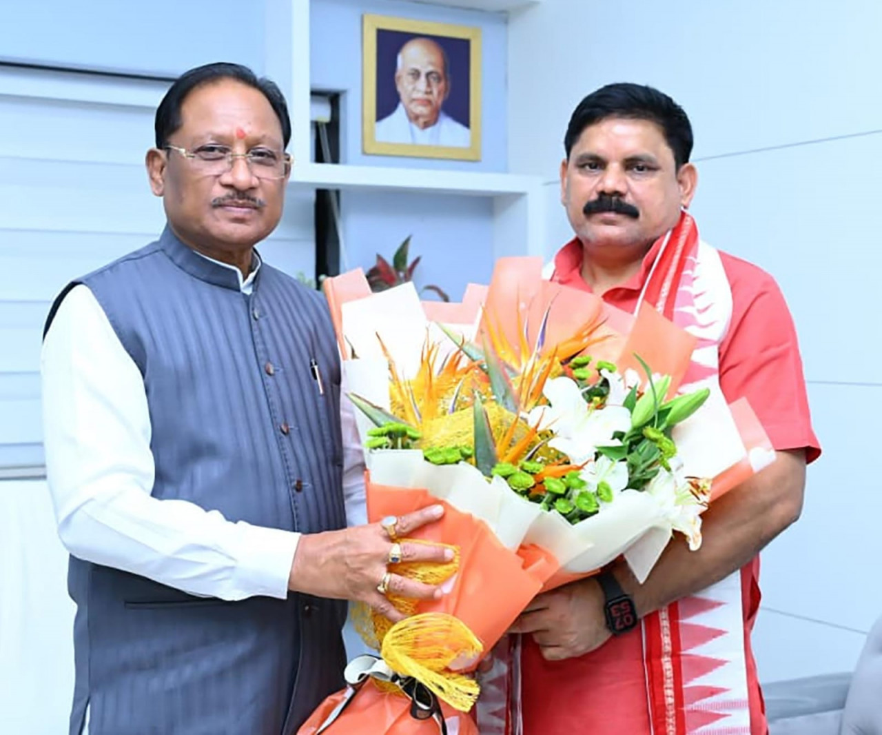 मुख्यमंत्री विष्णुदेव साय से केंद्रीय कोयला एवं खान राज्य मंत्री सतीश चंद्र दुबे ने की सौजन्य मुलाकात… मुख्यमंत्री विष्णुदेव साय से केंद्रीय कोयला एवं खान राज्य मंत्री सतीश चंद्र दुबे ने की सौजन्य मुलाकात…