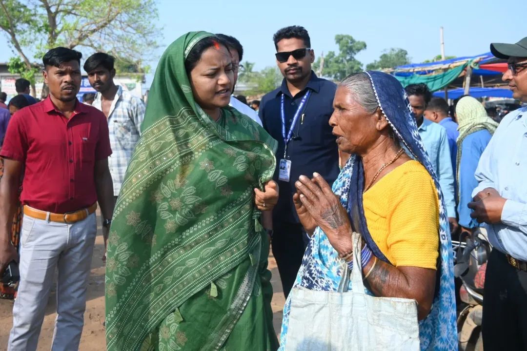 ’श्रीमती लक्ष्मी राजवाड़े की तत्पर पहल से सिलफिली मंडी को मिली बड़ी राहत’, ’औचक निरीक्षण के दौरान मिली शिकायतों पर त्वरित कार्रवाई, ट्रांसफार्मर शिफ्टिंग और सार्वजनिक शौचालय संचालन से बढ़ी सुविधाएं’…..