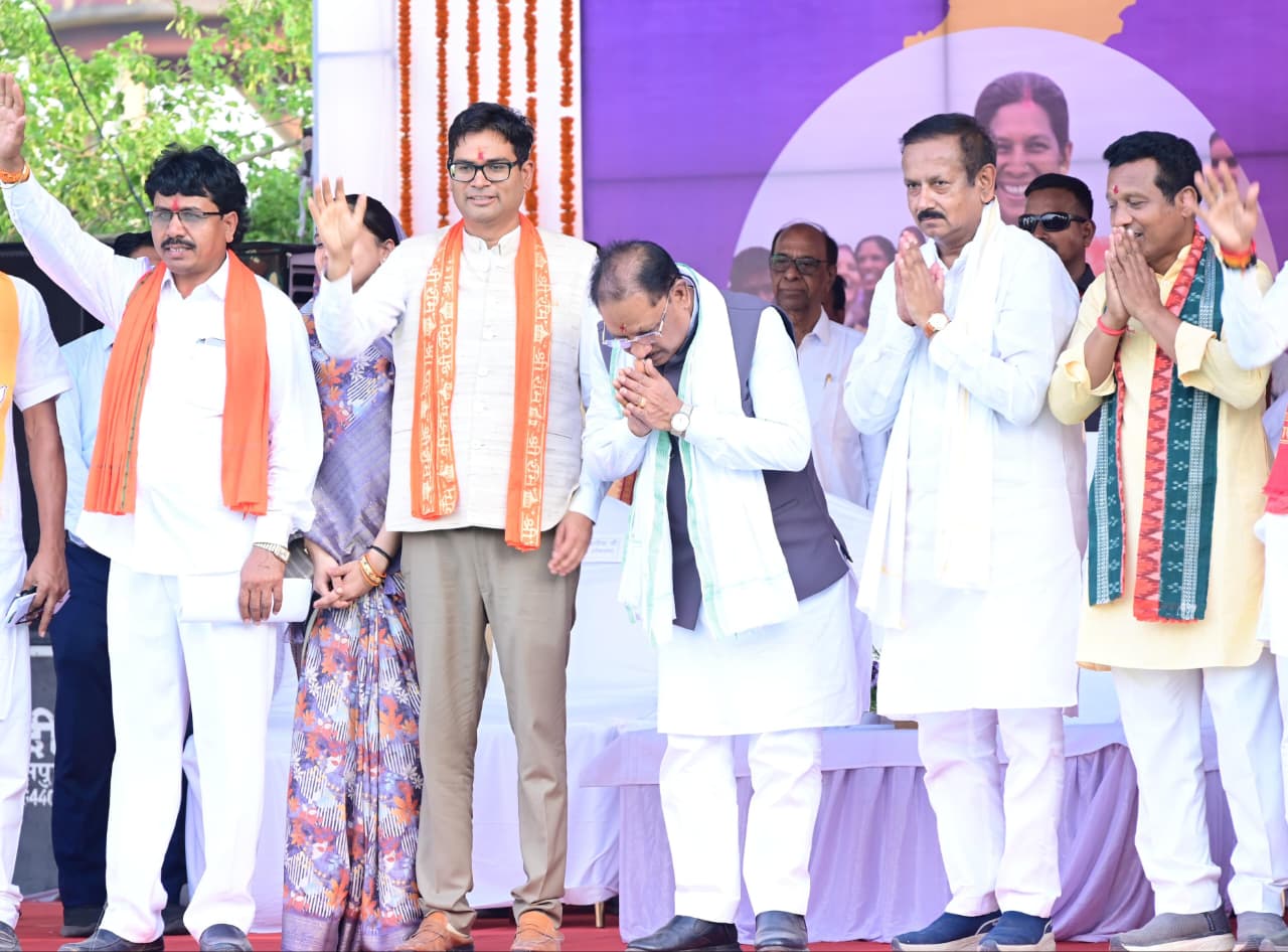 विकसित छत्तीसगढ़ के संकल्प को मिली नई गति: मुख्यमंत्री विष्णु देव साय ने रायगढ़ को दी 102 करोड़ रुपए से अधिक के विकास कार्यों की सौगात….