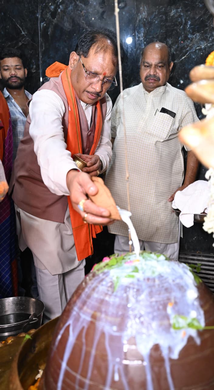 ’मुख्यमंत्री विष्णु देव साय ने हाटकेश्वर महादेव मंदिर में पूजा-अर्चना कर प्रदेशवासियों के सुख समृद्धि की कामना की’….