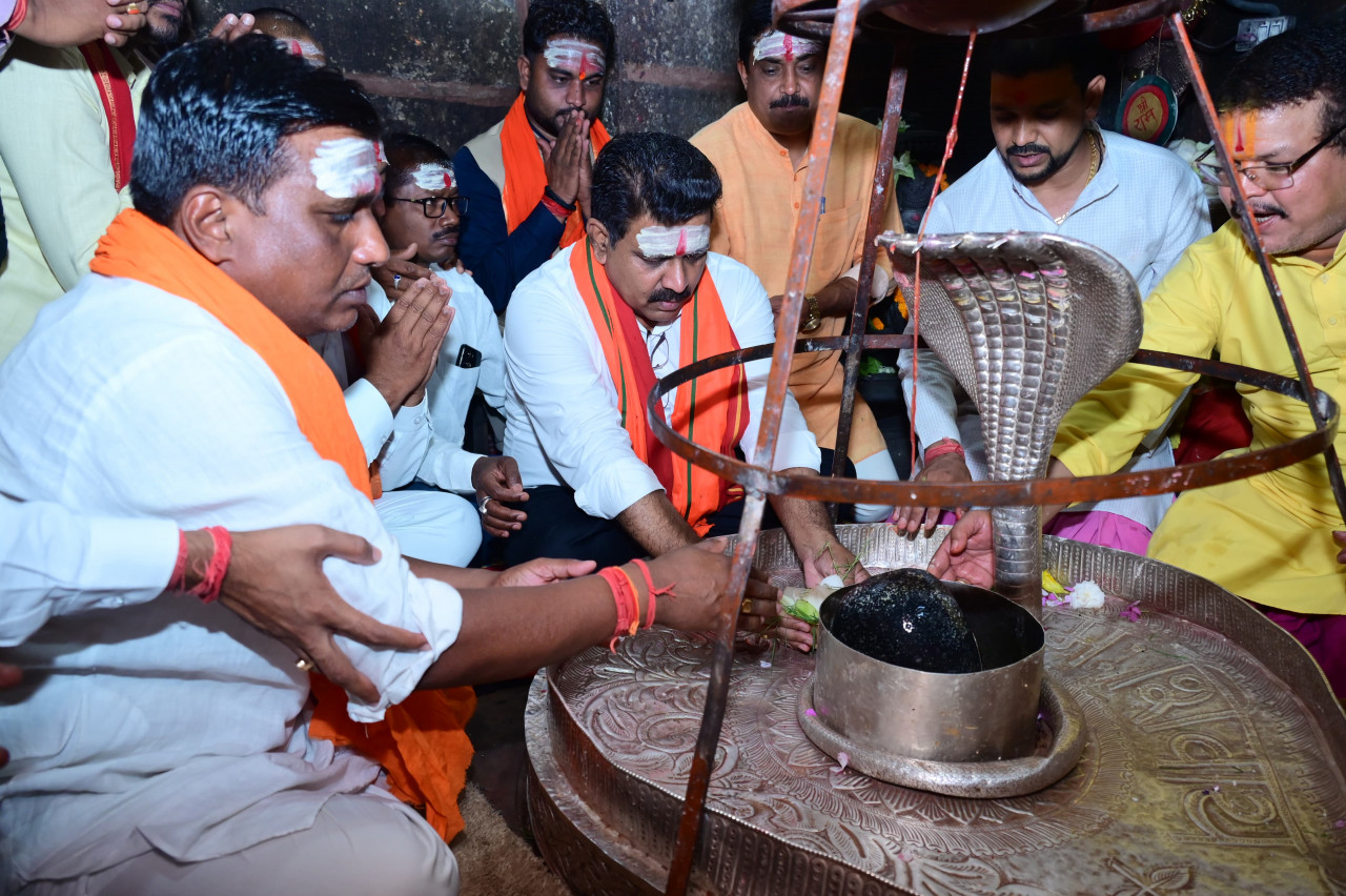 ’उप मुख्यमंत्री विजय शर्मा ने भोरमदेव मंदिर में की पूजा अर्चना’…..