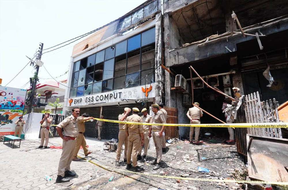 एसआईटी ने की अग्निकांड स्थल की पड़ताल, घायलों से भी मिला जांच दल