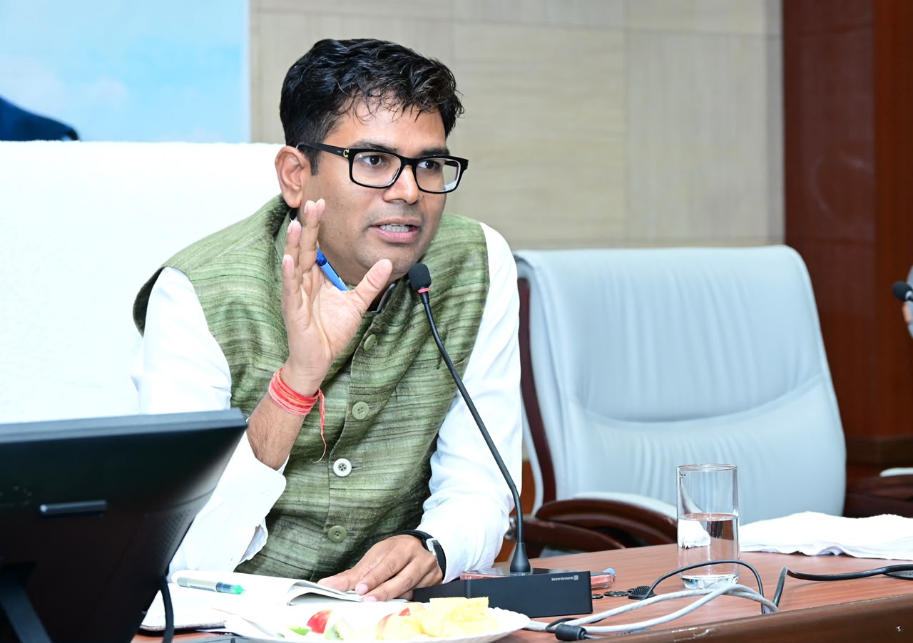 आवास एवं पर्यावरण श्रीओपी चौधरी ने विभिन्न आवासीय कॉलोनियों के प्रतिनिधियों के साथ की बैठक…..