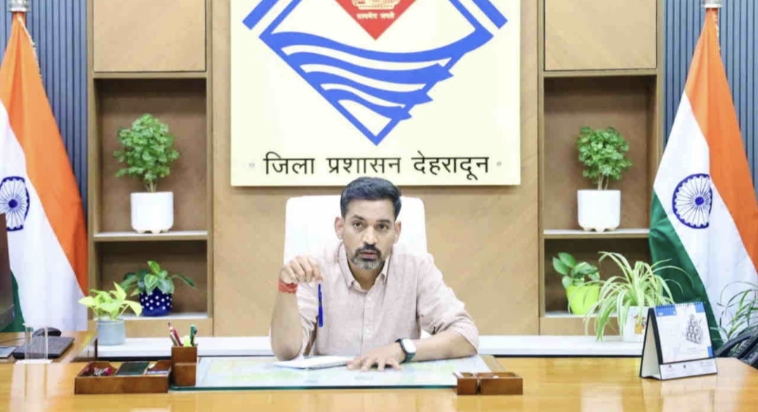Dehradun: डीएम के निर्देश, विदेश में नौकरी के नाम पर युवाओं से ठगी करने वालों पर गैंगस्टर लगाने की तैयारी