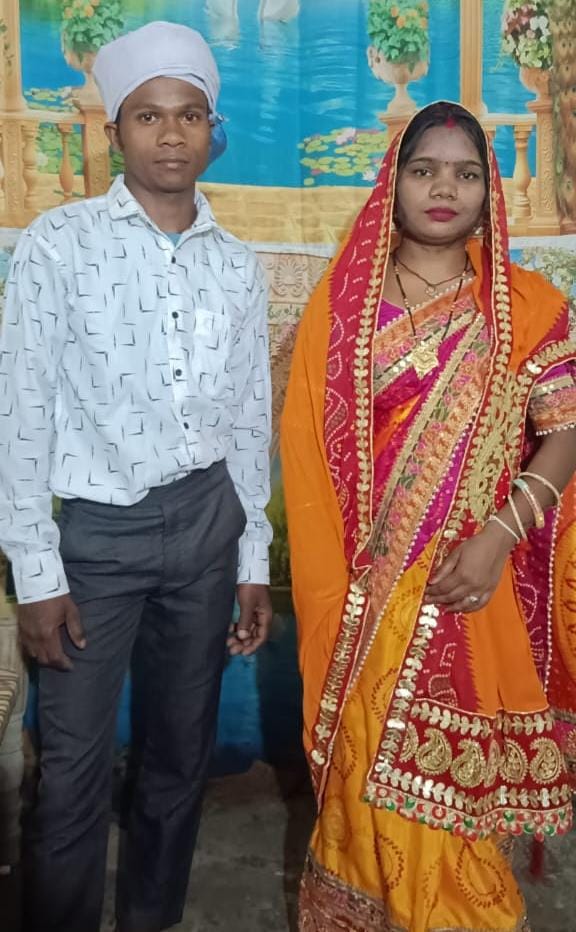 मुख्यमंत्री विष्णुदेव साय की पहल से ‘सेवा सेतु’ बना ग्रामीणों का भरोसेमंद साथी, रायगढ़ के ग्राम सांगीतराई की दुर्गा सिदार को घर बैठे मिला विवाह प्रमाण पत्र…..