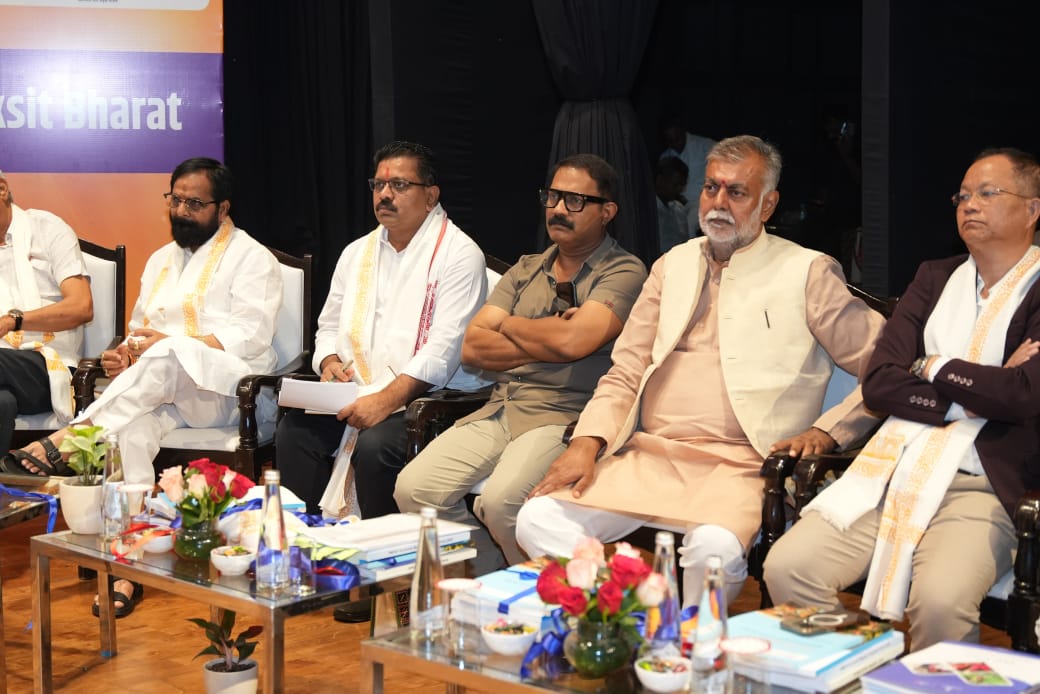 केंद्रीय ग्रामीण विकास मंत्री ने की छत्तीसगढ़ के मटेरियल बैंक मॉडल की तारीफ, राष्ट्रीय सम्मेलन में शामिल हुए डिप्टी CM विजय शर्मा….