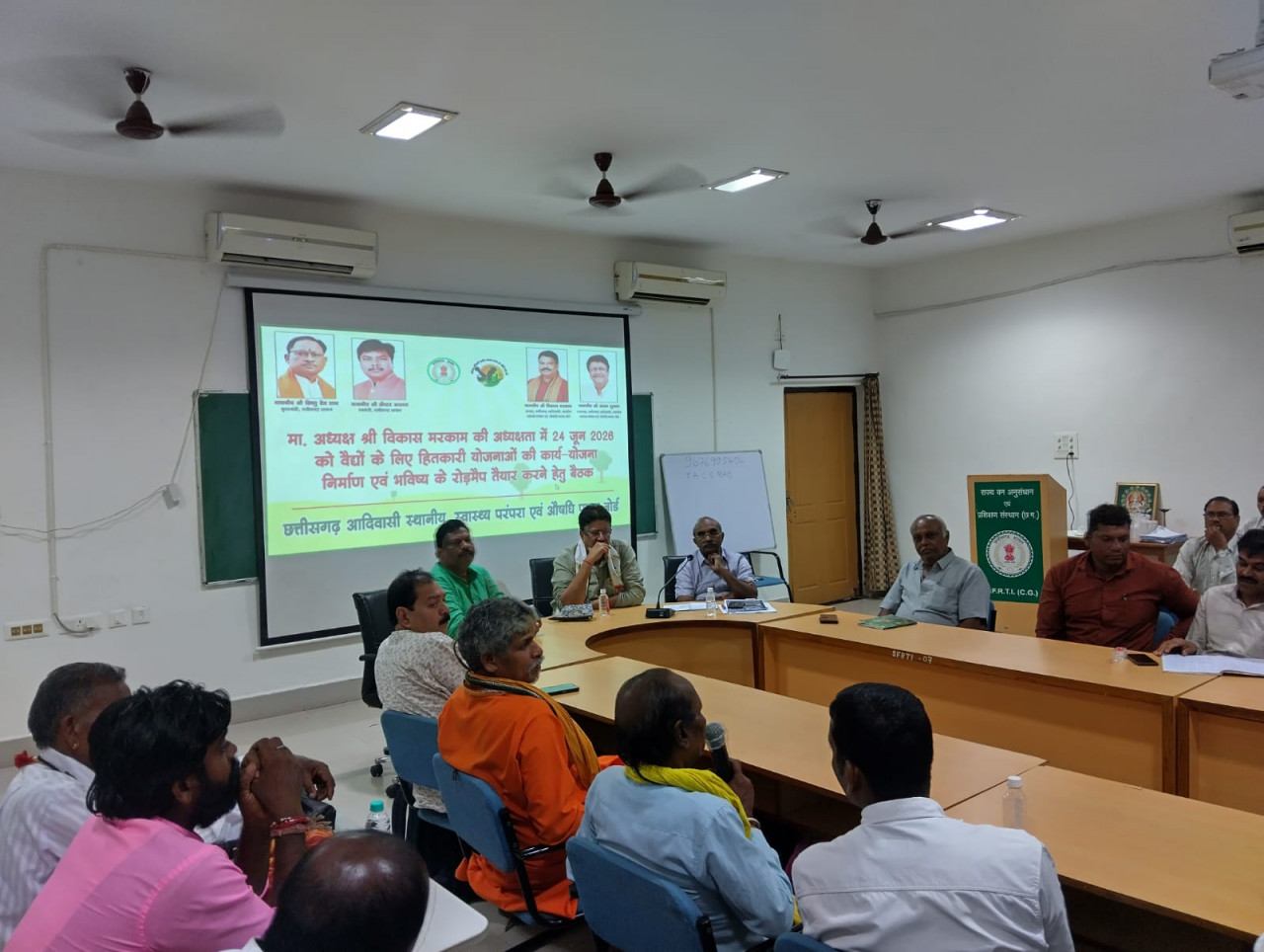 बोर्ड वैद्यों की स्वास्थ्य परंपराओं, पारंपरिक ज्ञान संरक्षण और उत्थान के लिए प्रतिबद्ध : विकास मरकाम….