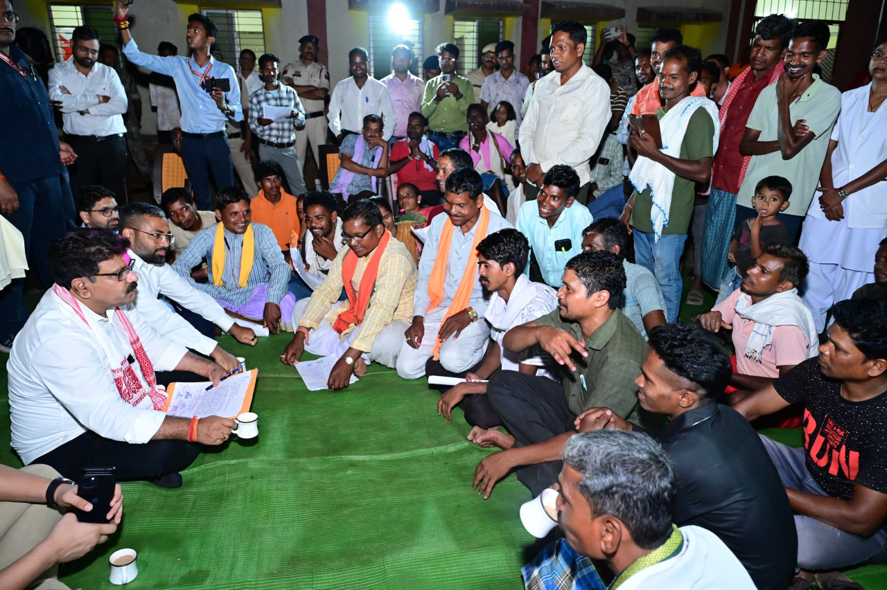 किसकोड़ो, जहां कभी लगती थी नक्सलियों की चौपाल, वहीं उप मुख्यमंत्री शर्मा ने लगाई जनचौपाल….