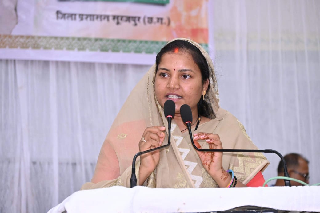 प्रधानमंत्री के सुशासन की संकल्पना को साकार करने के लिए प्रतिबद्धता के साथ काम कर रही हैं हमारी सरकार- मंत्री लक्ष्मी राजवाड़े….