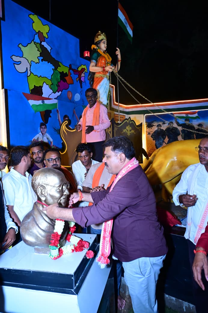 उप मुख्यमंत्री विजय शर्मा ने भारत माता की प्रतिमा एवं भव्य शहीद स्मारक का किया लोकार्पण….