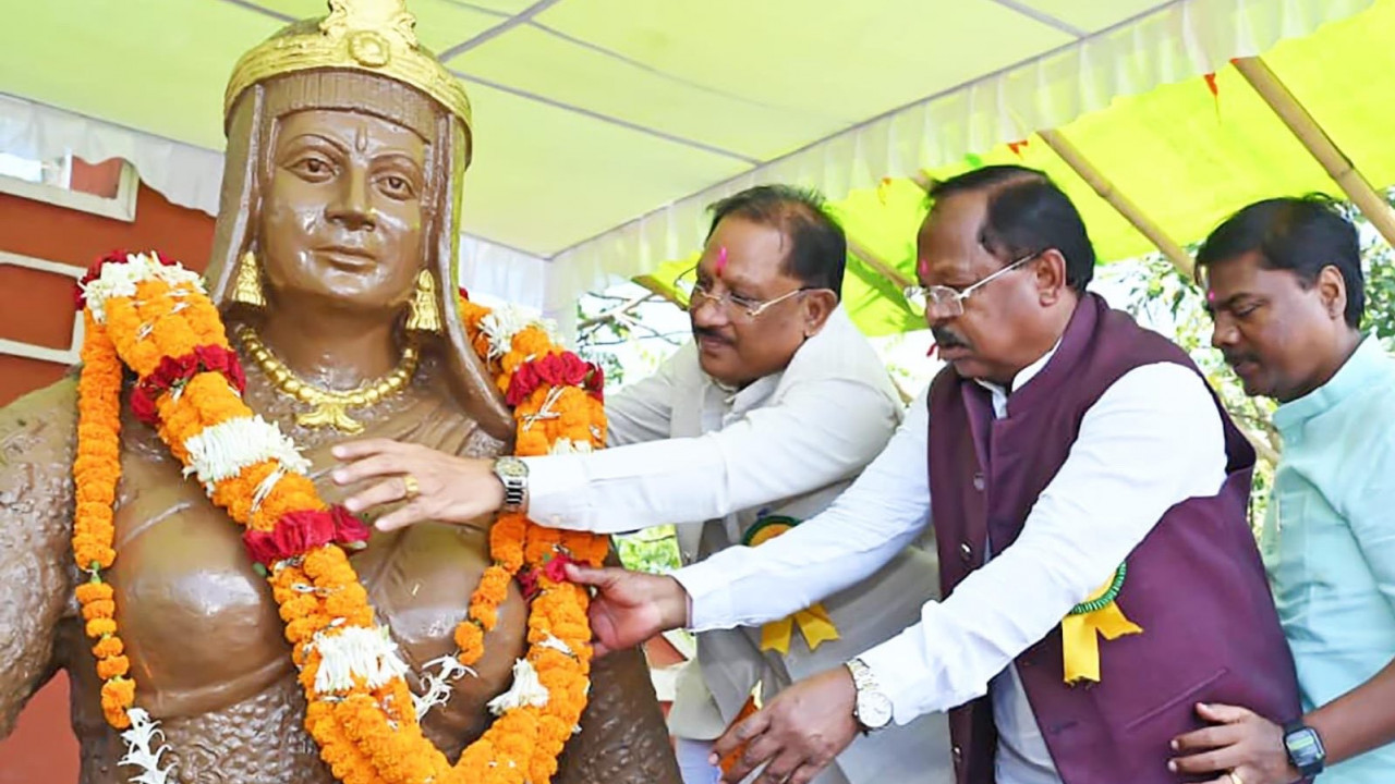 वीरांगना रानी दुर्गावती का शौर्य और बलिदान राष्ट्र की प्रेरणा का अमर स्रोत : मुख्यमंत्री विष्णुदेव साय…..