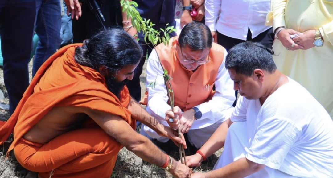 मालाग्राम में सीएम धामी ने किया पौधरोपण, ध्यान कुटी का निरीक्षण कर विकास कार्यों का लिया जायजा