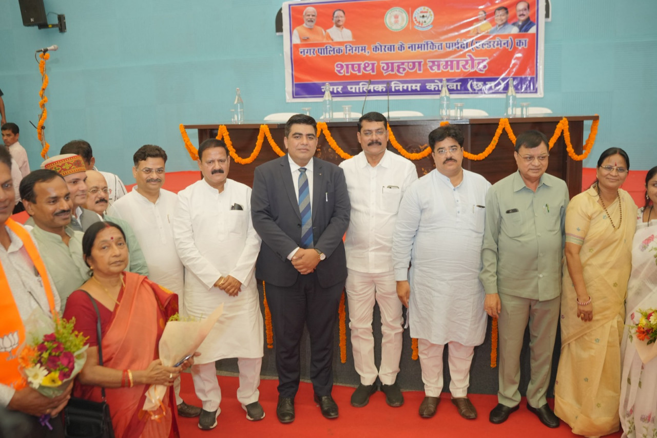 नगर निगम कोरबा में नए एल्डरमैन ने ली शपथ, कलेक्टर कुणाल दुदावत ने दिलाई शपथ, मंत्री लखनलाल देवांगन ने दी शुभकामनाएं…..