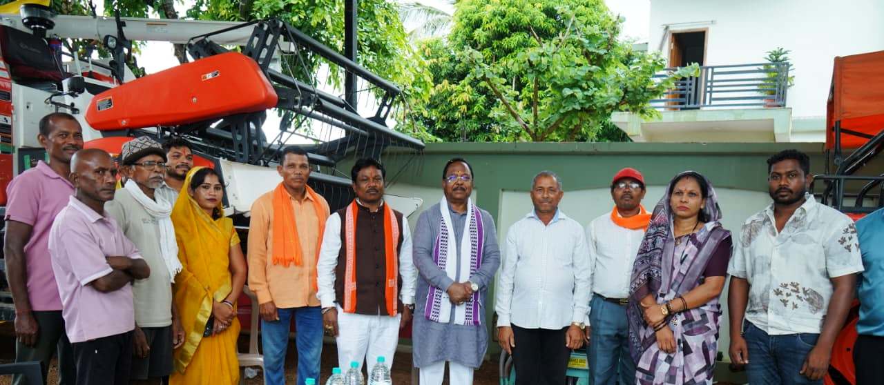 बीजापुर के सूदुर अंचल मांझीगुड़ा पहुंचे कृषि मंत्री रामविचार नेताम….